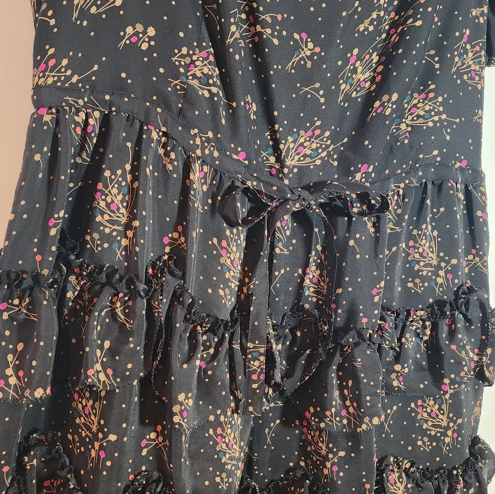 Juicy Couture Black Floral 100% Silk Tiered Ruffle Short Sleeve Dress Sz 6